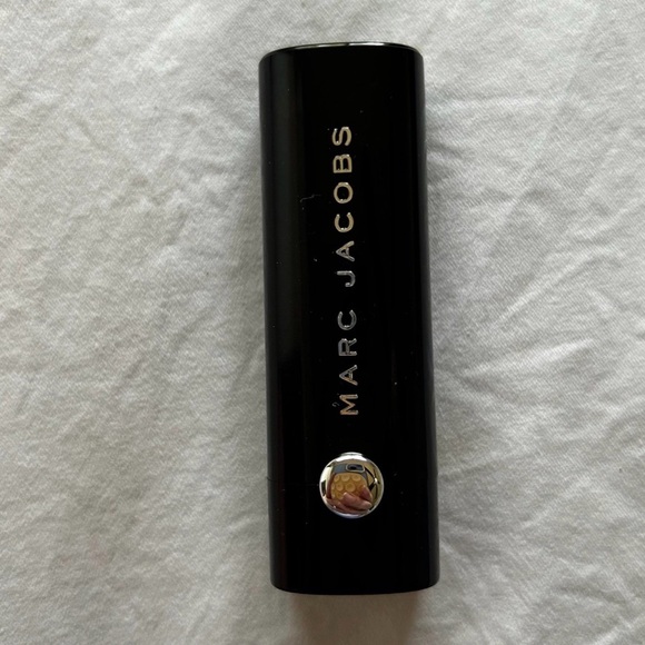 NWOT Marc Jacobs 258 Blacquer Le Marc Lipstick Discontinued - Picture 1 of 8